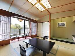 Kagaribi No Yu Ryokusuitei