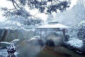 Kagaribi No Yu Ryokusuitei