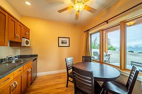 Halcyon Hot Springs Resort