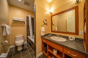 Halcyon Hot Springs Resort