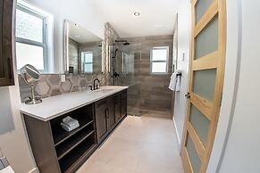 Halcyon Hot Springs Resort