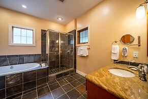 Halcyon Hot Springs Resort