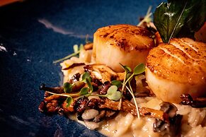 Halcyon Hot Springs Resort