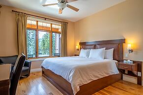 Halcyon Hot Springs Resort