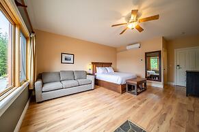 Halcyon Hot Springs Resort