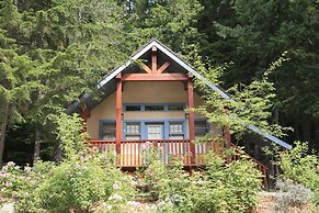 Halcyon Hot Springs Resort