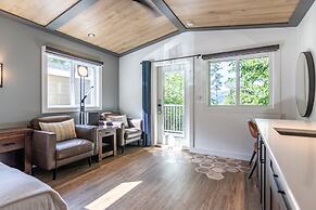 Halcyon Hot Springs Resort