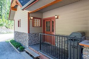 Halcyon Hot Springs Resort