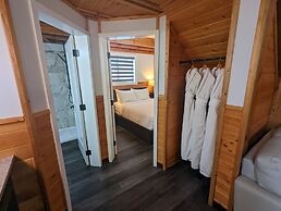 Halcyon Hot Springs Resort