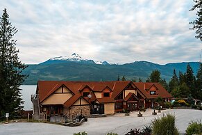 Halcyon Hot Springs Resort