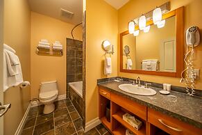 Halcyon Hot Springs Resort