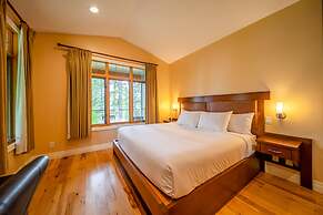 Halcyon Hot Springs Resort