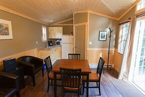 Halcyon Hot Springs Resort