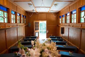 Halcyon Hot Springs Resort