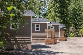 Halcyon Hot Springs Resort