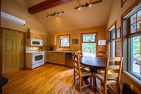 Halcyon Hot Springs Resort