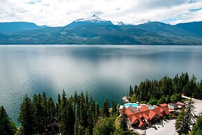 Halcyon Hot Springs Resort