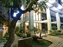 Anahaw Apartments Whitebeach