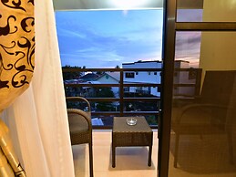 Anahaw Apartments Whitebeach