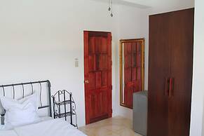 Roger's Place Gay Guesthouse - Caters to Gay Men