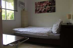 Roger's Place Gay Guesthouse - Caters to Gay Men