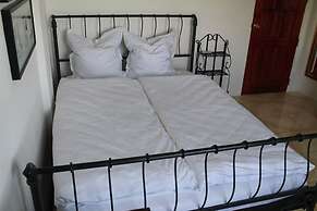 Roger's Place Gay Guesthouse - Caters to Gay Men