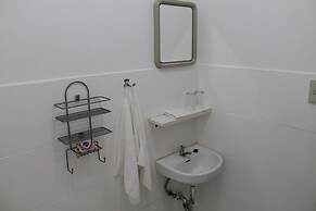 Roger's Place Gay Guesthouse - Caters to Gay Men