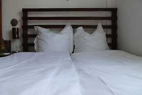 Roger's Place Gay Guesthouse - Caters to Gay Men