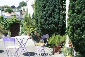 Le Voltaire Chambres et Table d'Hotes