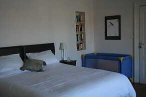 Le Voltaire Chambres et Table d'Hotes