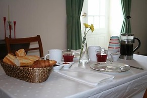 Le Voltaire Chambres et Table d'Hotes