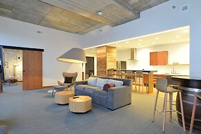 The Lismore Eau Claire - a DoubleTree by Hilton