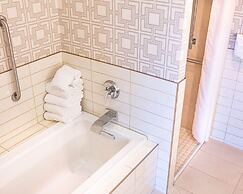 The Lismore Eau Claire - a DoubleTree by Hilton