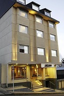Hotel Mil 810