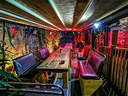 Ox Hotel Bar & Grill