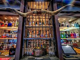 Ox Hotel Bar & Grill