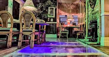 Ox Hotel Bar & Grill