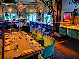 Ox Hotel Bar & Grill