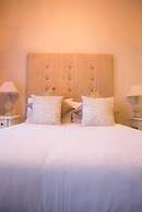 Ox Hotel Bar & Grill