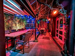 Ox Hotel Bar & Grill