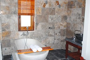 Hoi An Osaka Riverside Villa & Spa