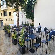 Follow the Sun Boutique Hostel - Pool, Breakfast & Sea Views