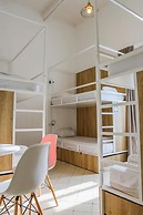 Follow the Sun Boutique Hostel - Pool, Breakfast & Sea Views