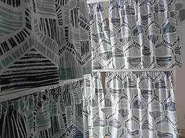 Follow the Sun Boutique Hostel - Pool, Breakfast & Sea Views