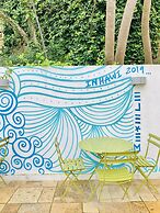 Follow the Sun Boutique Hostel - Pool, Breakfast & Sea Views