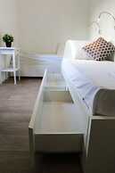 Follow the Sun Boutique Hostel - Pool, Breakfast & Sea Views