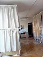 Follow the Sun Boutique Hostel - Pool, Breakfast & Sea Views