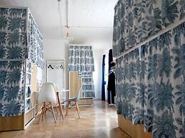 Follow the Sun Boutique Hostel - Pool, Breakfast & Sea Views