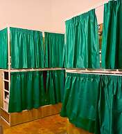 Follow the Sun Boutique Hostel - Pool, Breakfast & Sea Views