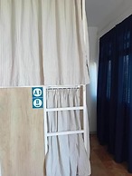 Follow the Sun Boutique Hostel - Pool, Breakfast & Sea Views